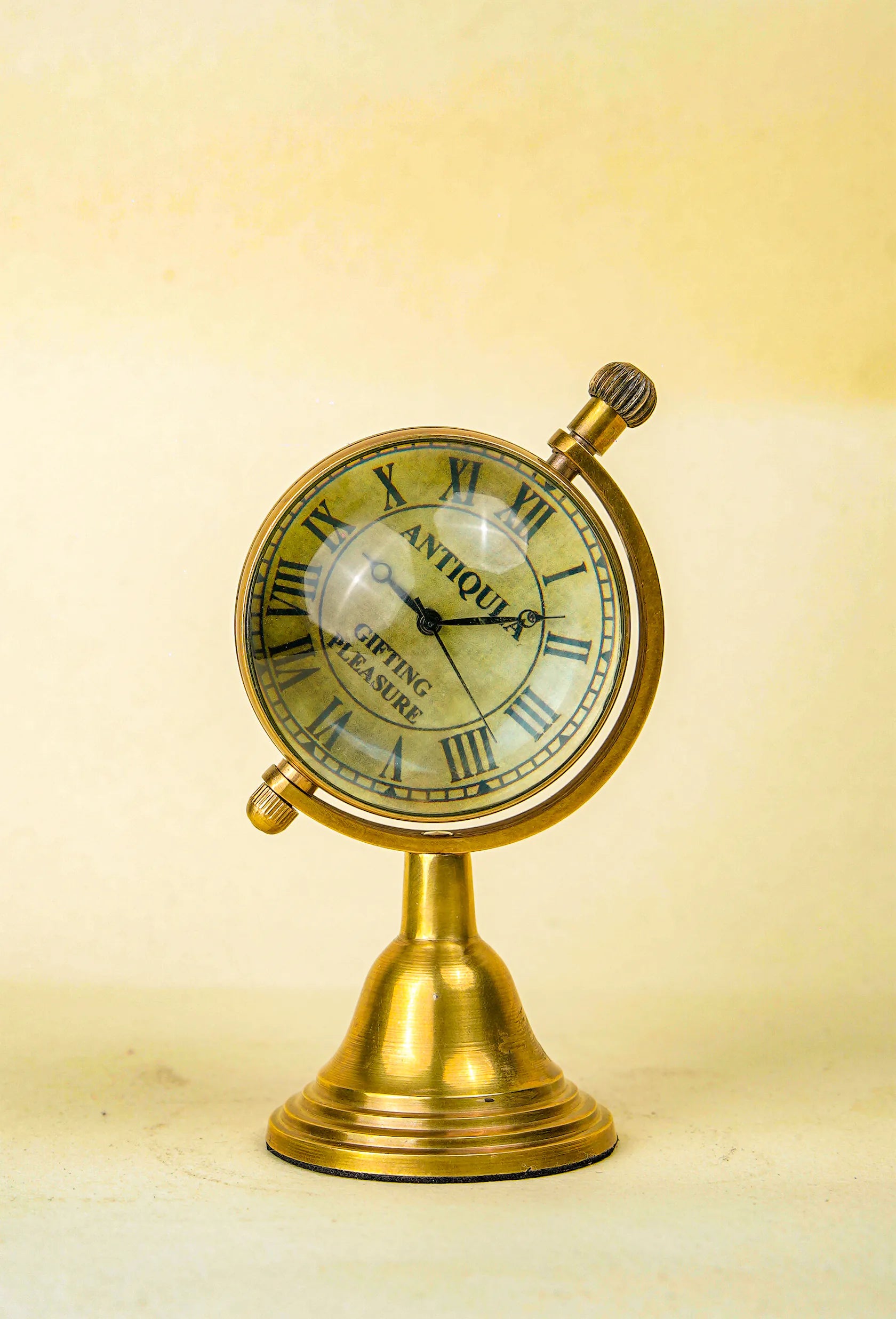 Antiqula Epoch 3.3 – Rotating Vintage Brass Globe Desk Clock