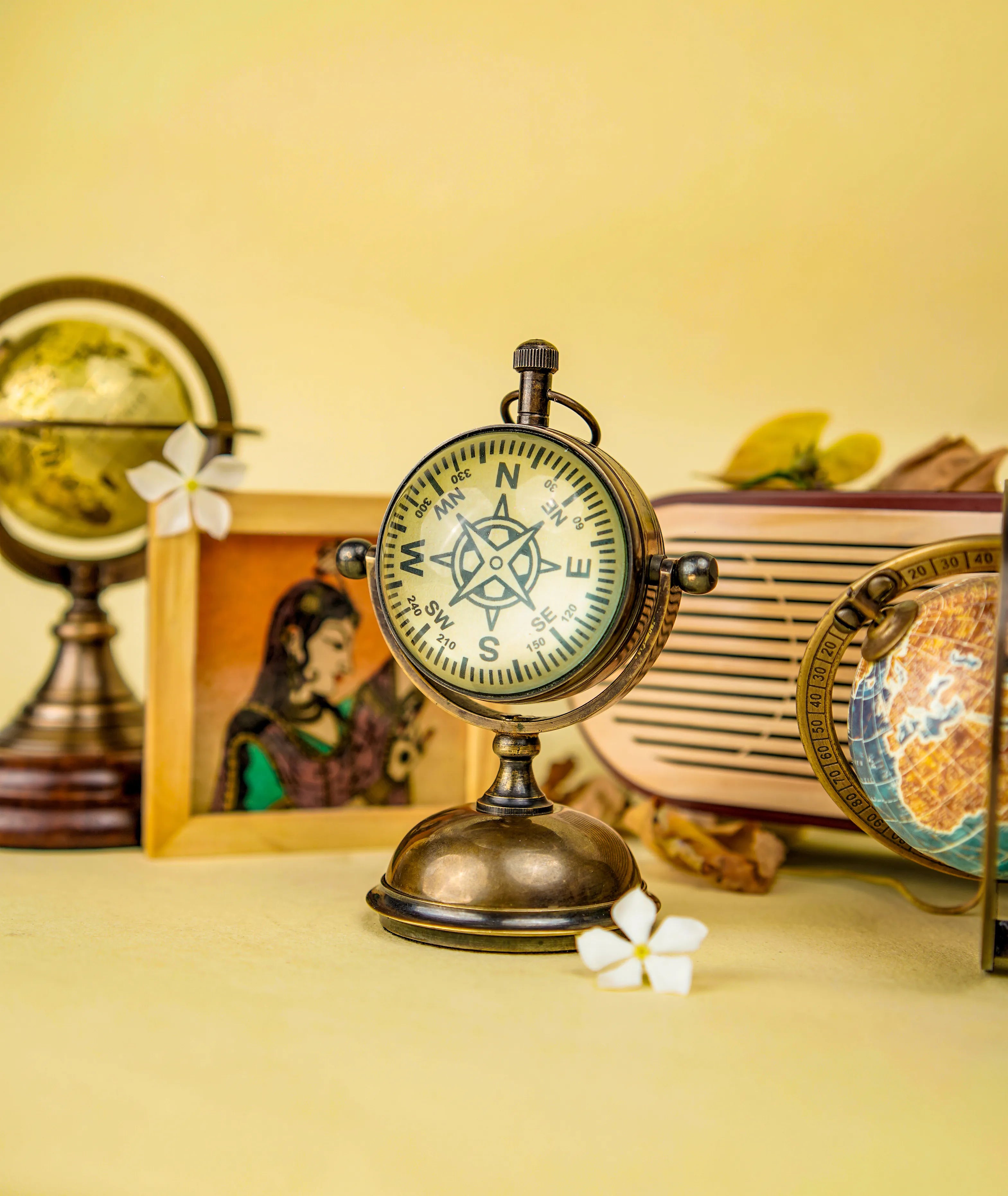 Antiqula Epoch 3.1 Vintage Brass Spherical Desk Clock
