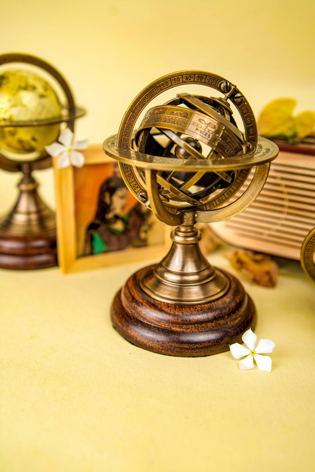 Astra 6.3 – Classic Armillary Sphere on Wooden Base